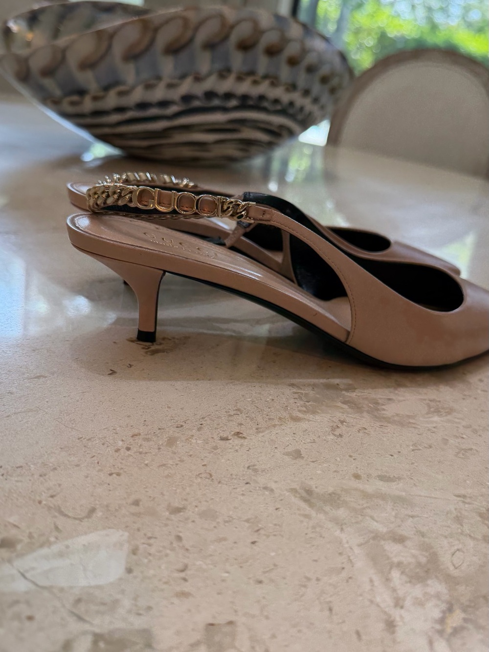 Gucci Women's Nude Slingback Pumps with Gold Accent - Picture 5 of 6